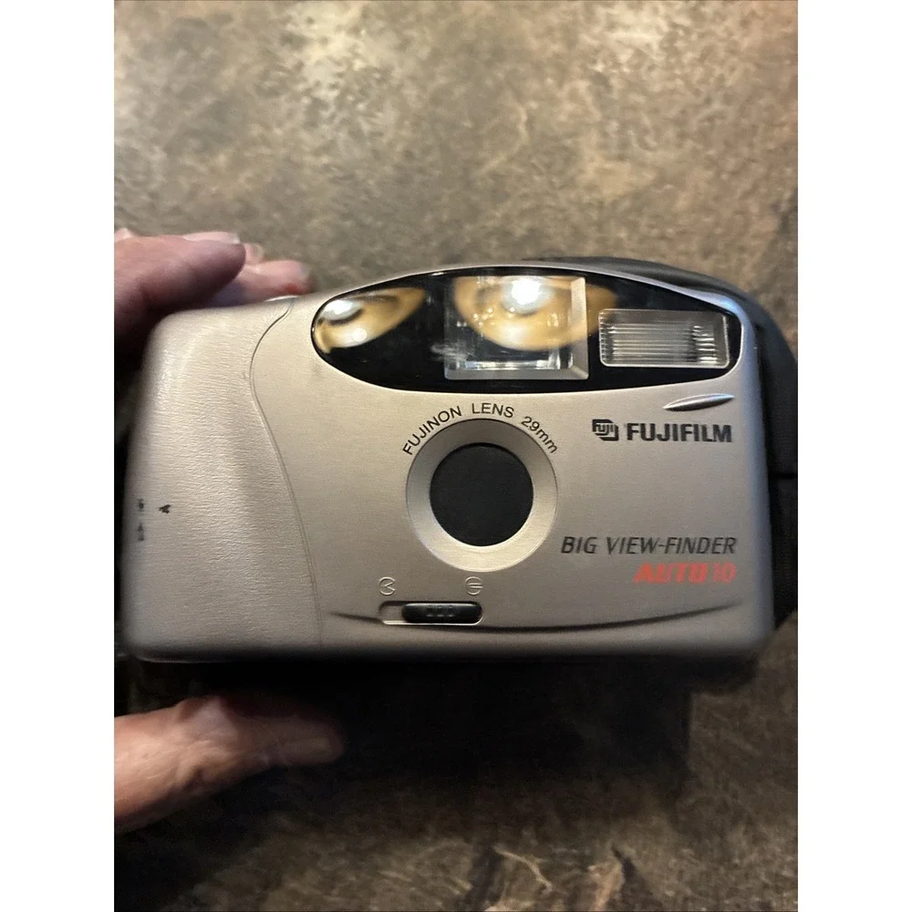 (E) FujiFilm Big View Finder Auto 10 35mm Film Point & Shoot Camera With Case